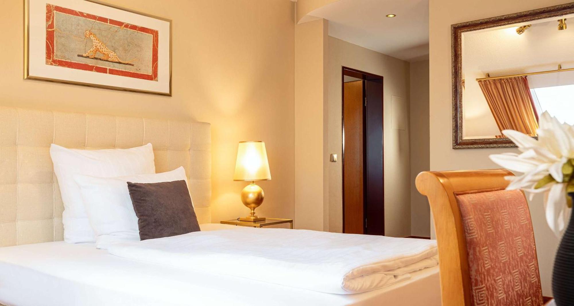เบสต์ เวสเทิร์น วิคทอร์ เรซิเดนซ์-โฮเทล โรเดนโฮฟ Hotel ซาร์บรึคเคน ภายนอก รูปภาพ