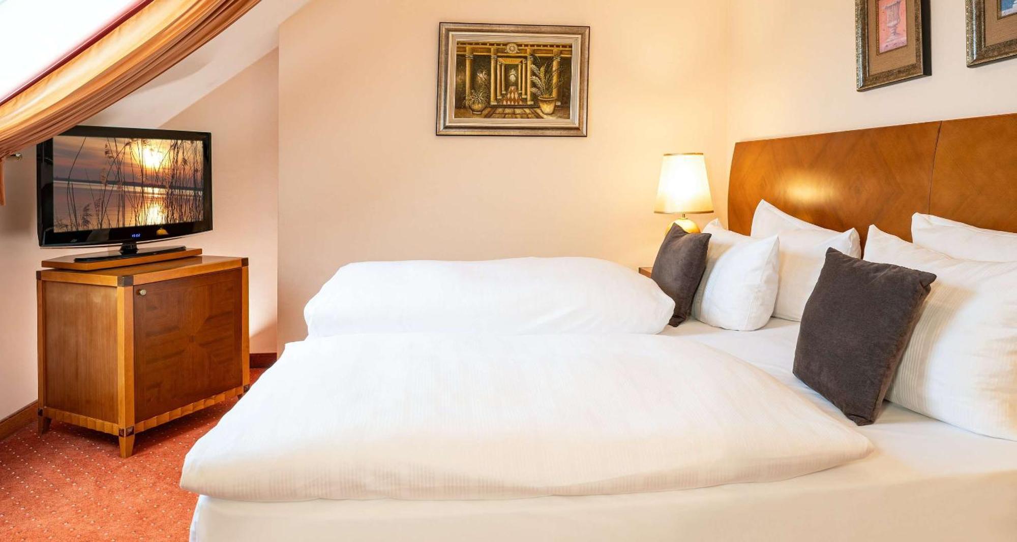 เบสต์ เวสเทิร์น วิคทอร์ เรซิเดนซ์-โฮเทล โรเดนโฮฟ Hotel ซาร์บรึคเคน ภายนอก รูปภาพ