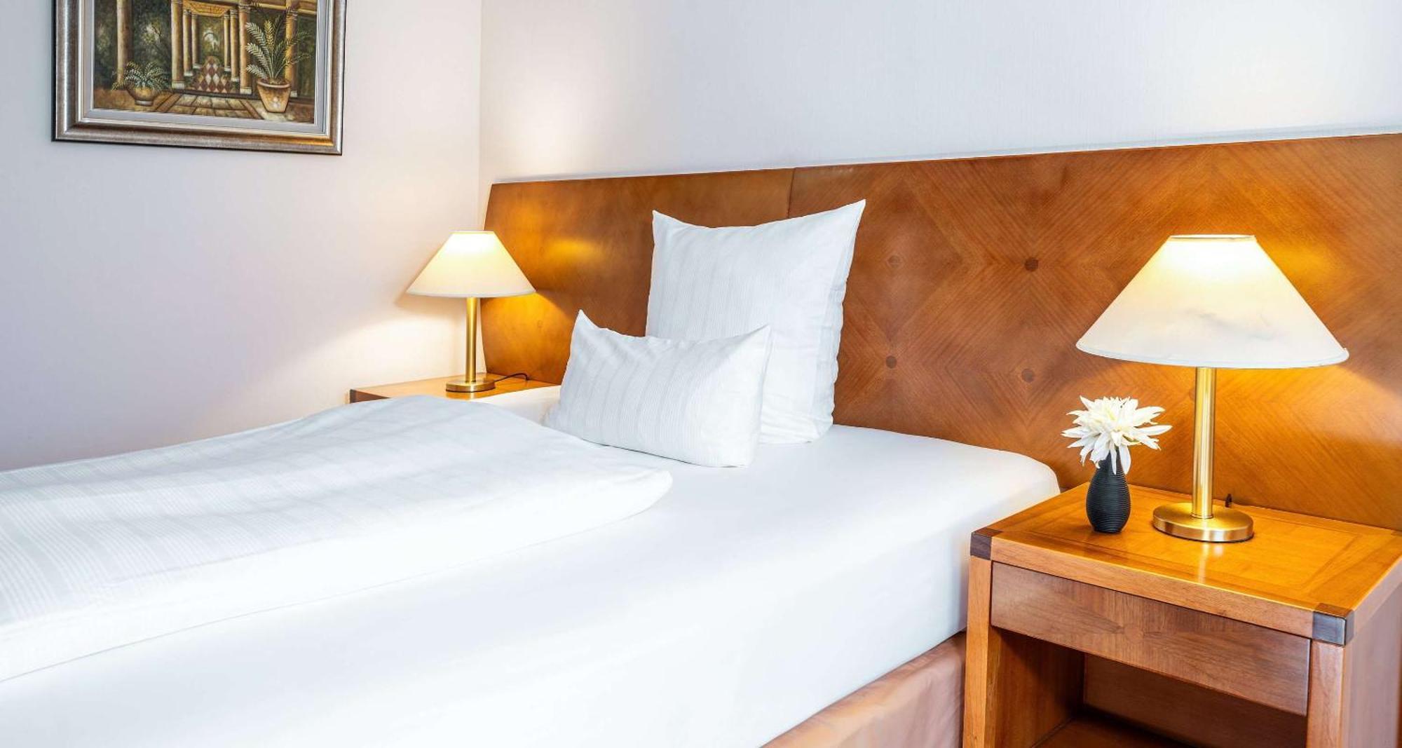 เบสต์ เวสเทิร์น วิคทอร์ เรซิเดนซ์-โฮเทล โรเดนโฮฟ Hotel ซาร์บรึคเคน ภายนอก รูปภาพ