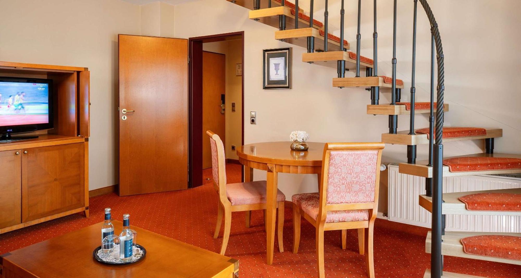 เบสต์ เวสเทิร์น วิคทอร์ เรซิเดนซ์-โฮเทล โรเดนโฮฟ Hotel ซาร์บรึคเคน ภายนอก รูปภาพ