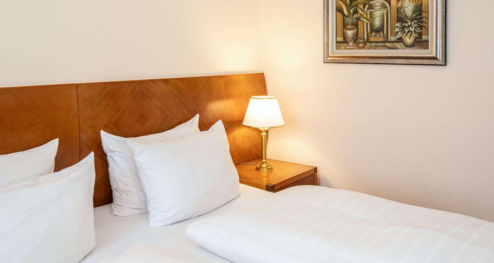 เบสต์ เวสเทิร์น วิคทอร์ เรซิเดนซ์-โฮเทล โรเดนโฮฟ Hotel ซาร์บรึคเคน ภายนอก รูปภาพ